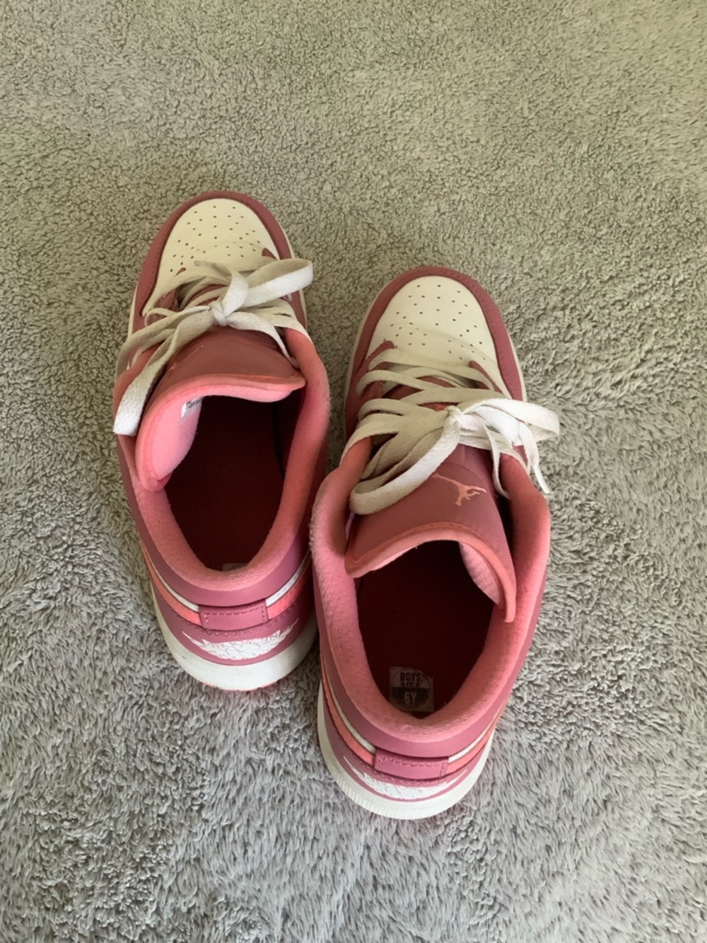 Jordan Youth Low-Top Sneakers in Pink and White - Picture 2 of 4